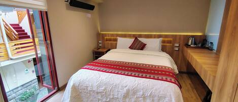 Deluxe Double Room | Premium bedding, down comforters, in-room safe, laptop workspace