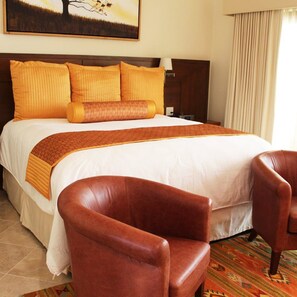 Basic Single Room, 1 King Bed | Frette Italian sheets, premium bedding, down comforters - Santuario Diegueño (Tecate)