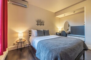 Habitación, 1 cama Queen size (Chambre 3) | Caja de seguridad en la habitación y decoración personalizada 