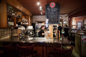 Bar (en el alojamiento)