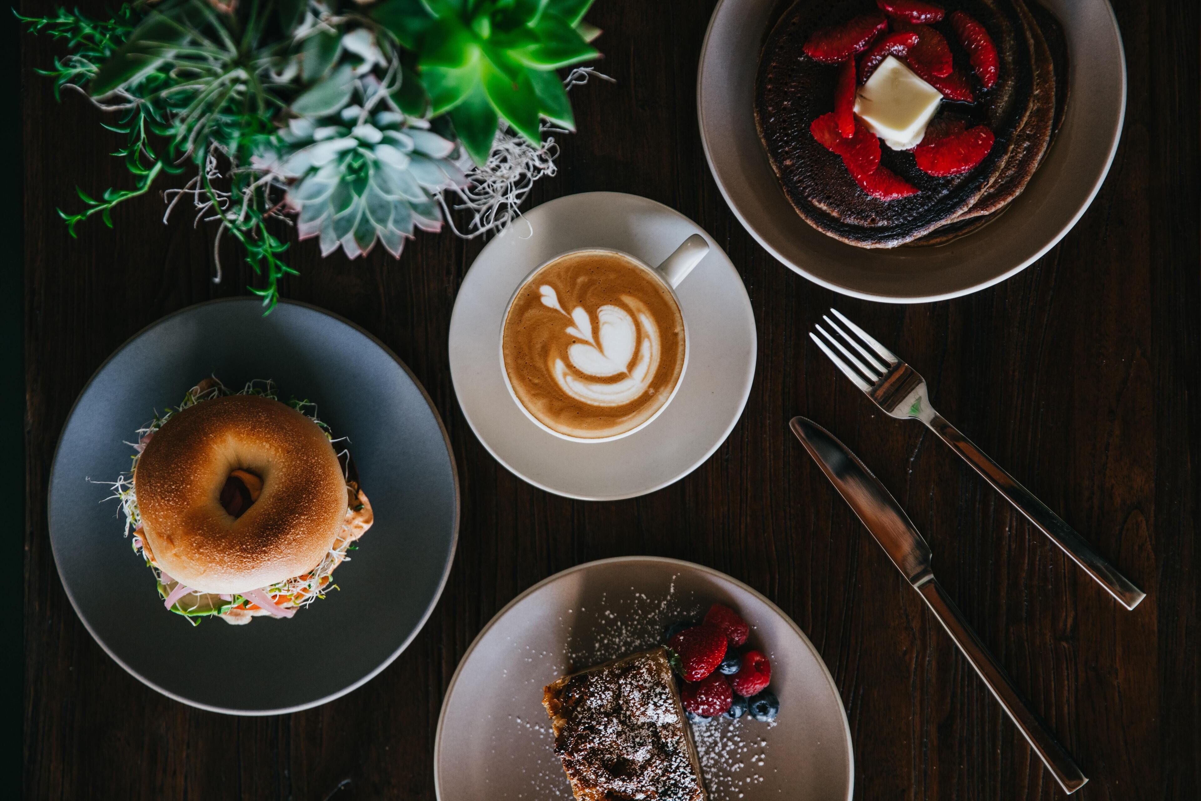 daily full breakfast (cad 15 per person)