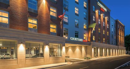 Courtyard by Marriott Edgewater NYC Area