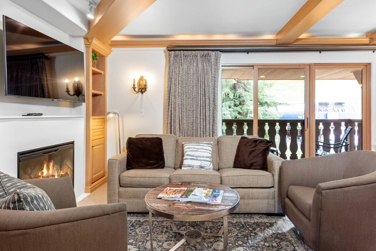 Deluxe Apartment, Fireplace, Mountain View (Bridge Street 308 & 310) | Living area | Flat-screen TV