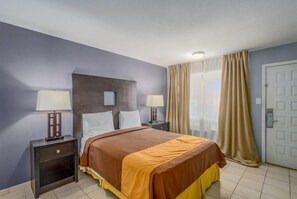 Standard Single Room, 1 Queen Bed
