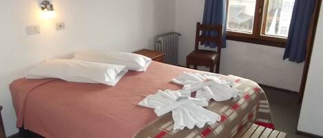 Brankas, Wi-Fi gratis, dan seprai linen