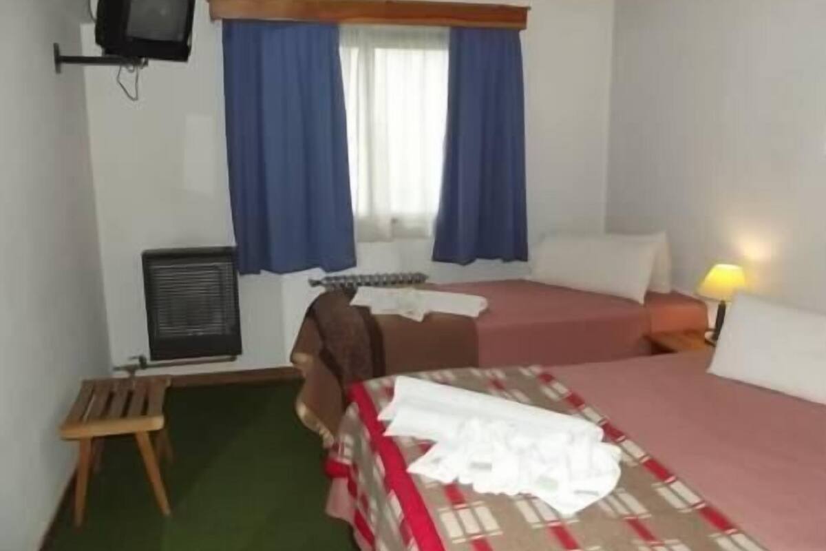 Caja de seguridad en la habitación, wifi gratis y ropa de cama