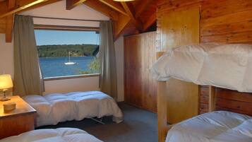 Superior Cabin | Children’s theme room