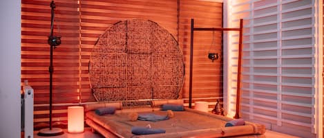 Turkish bath/hammam, Thai massages, Ayurvedic treatments