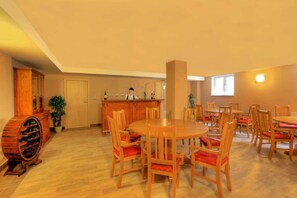 Bar (on property) - Penzion Harmonie (Zlutice)