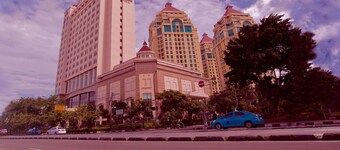 Oasis Amir Hotel