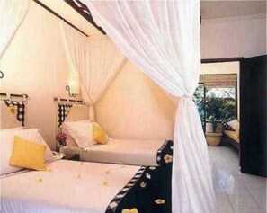 Escrivaninha, Wi-Fi de cortesia, roupa de cama