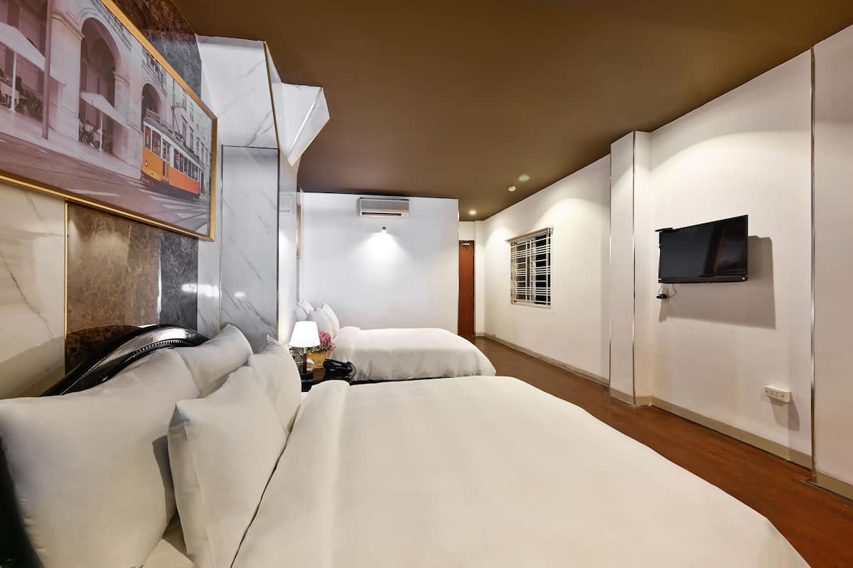 Minibar, coffres-forts dans les chambres, bureau, chambres insonorisées