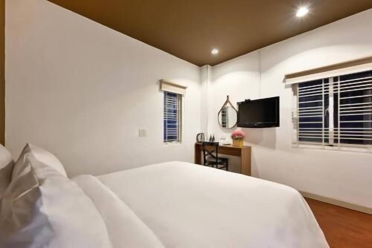 Minibar, két bảo mật tại phòng, bàn, phòng cách âm 