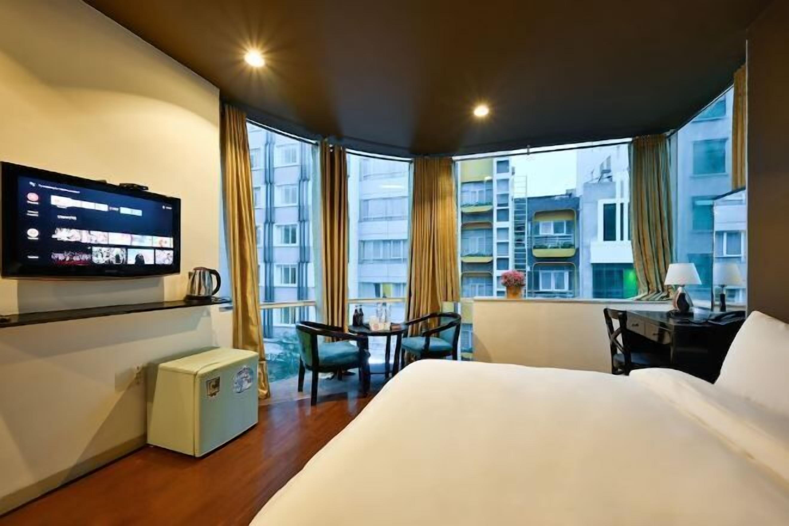 Minibar, in-room safe, desk, soundproofing