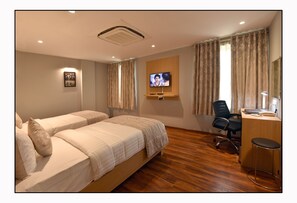 Executive Deluxe Room | In-room safe, desk, rollaway beds - The Prem Beacon Jodhpur (Jodhpur)