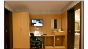 Deluxe kamer | Een kluis op de kamer, een bureau, extra bedden (toeslag)