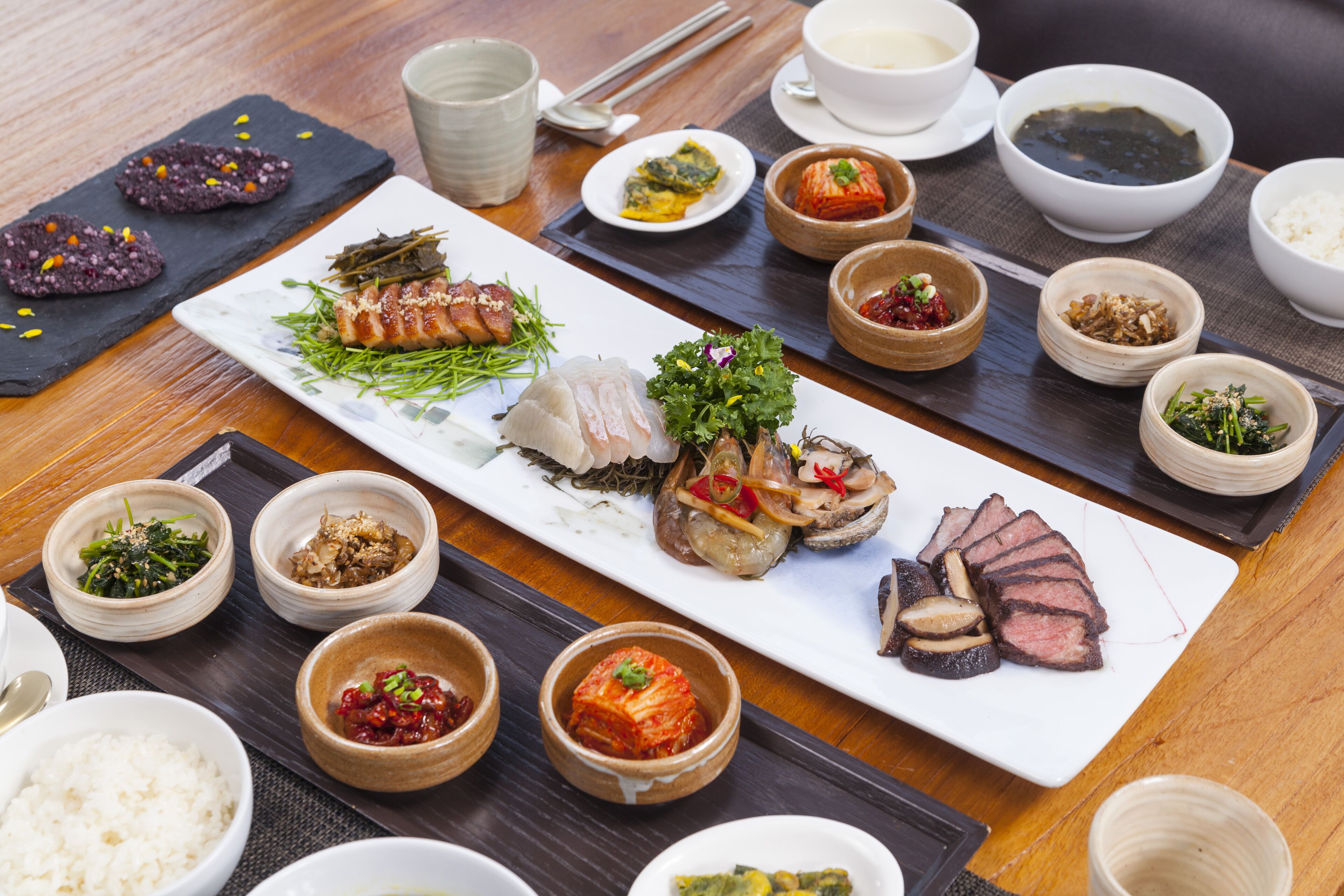 2 restaurants, breakfast, lunch, dinner served; korean cuisine