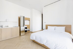 Executive Suite (King) | In-room safe, desk, blackout drapes, soundproofing - Handpicked Hotel & Collections (Seoul)