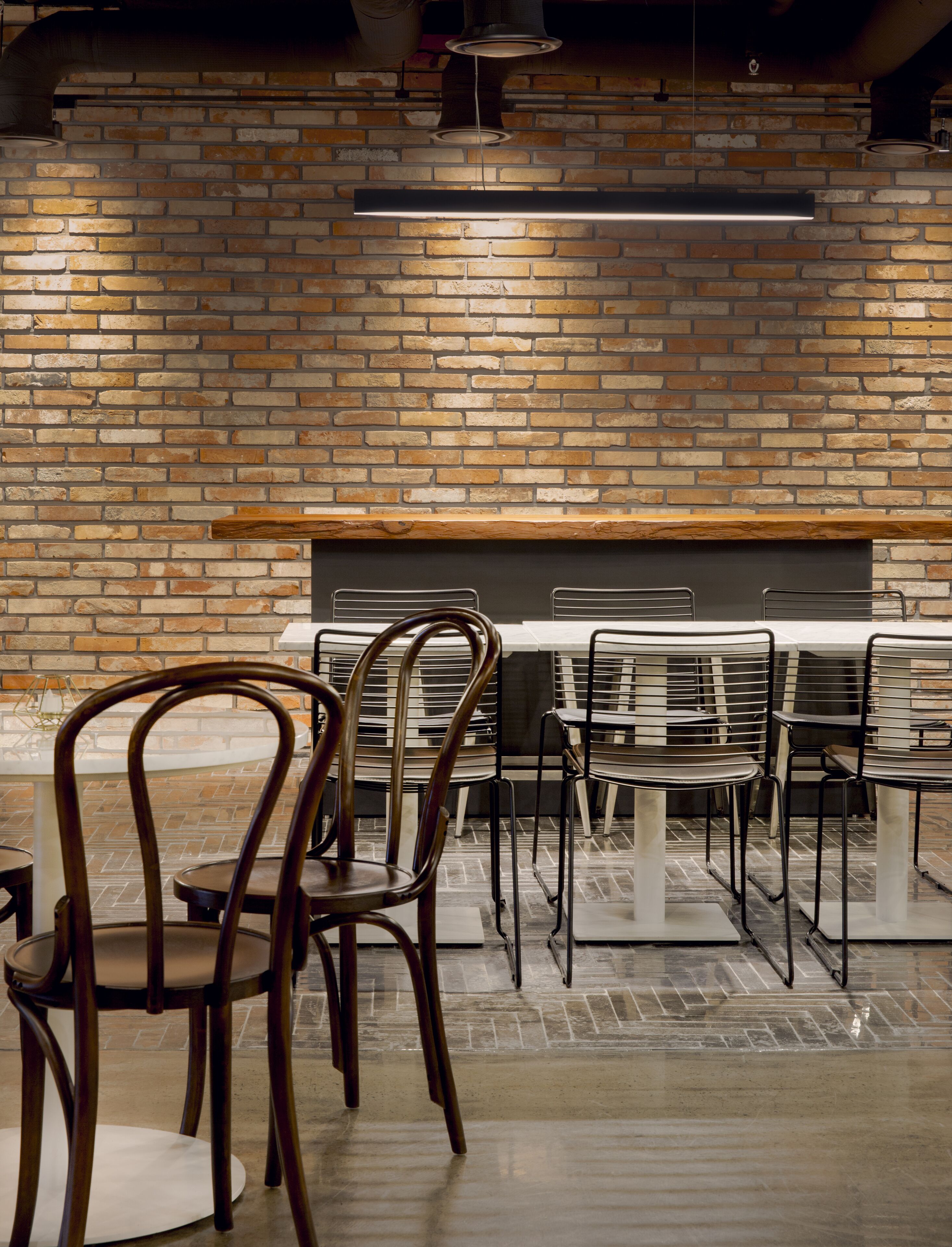 2 restaurants, breakfast, lunch, dinner served; korean cuisine