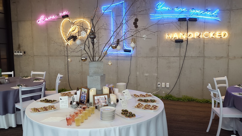 Handpicked Hotel & Collections by null