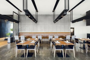 Daily full breakfast (KRW 16000 per person) - Handpicked Hotel & Collections (Seoul)