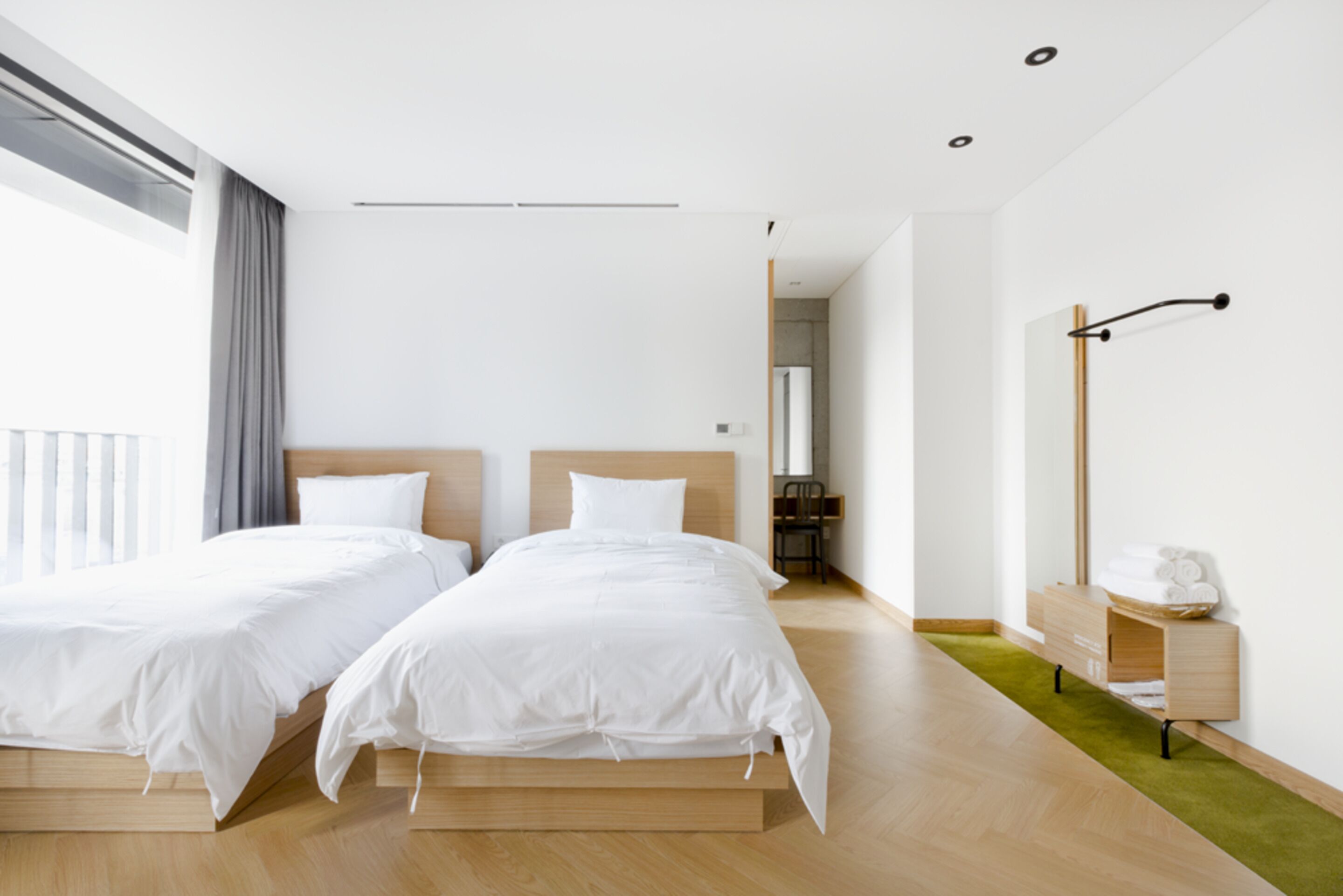 junior suite, 2 single beds | in-room safe, desk, blackout curtains, soundproofing