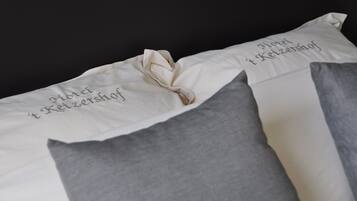 Free cribs/infant beds, free WiFi, bed sheets