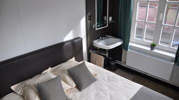 Lits bébé (gratuits), Wi-Fi gratuit, draps fournis