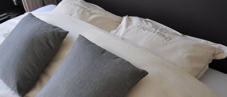 Free cribs/infant beds, free WiFi, bed sheets