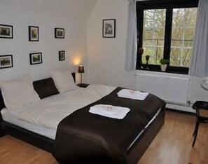 Doppelzimmer, eigenes Bad | Kostenlose Babybetten, kostenloses WLAN