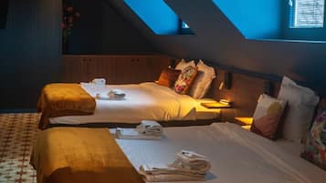 Luxury Quadruple Room | Egyptian cotton sheets, hypo-allergenic bedding, down comforters