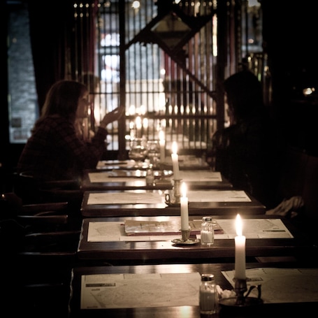 Se sirven cenas y cocina belga