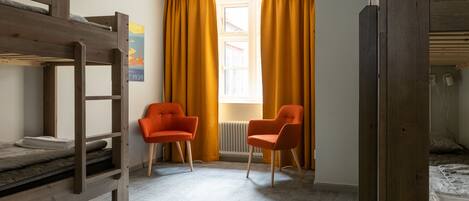 Familienzimmer, Gemeinschaftsbad (plus)