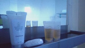 Badewanne und Dusche (separat), Komfortbadewanne, Hydromassagedusche