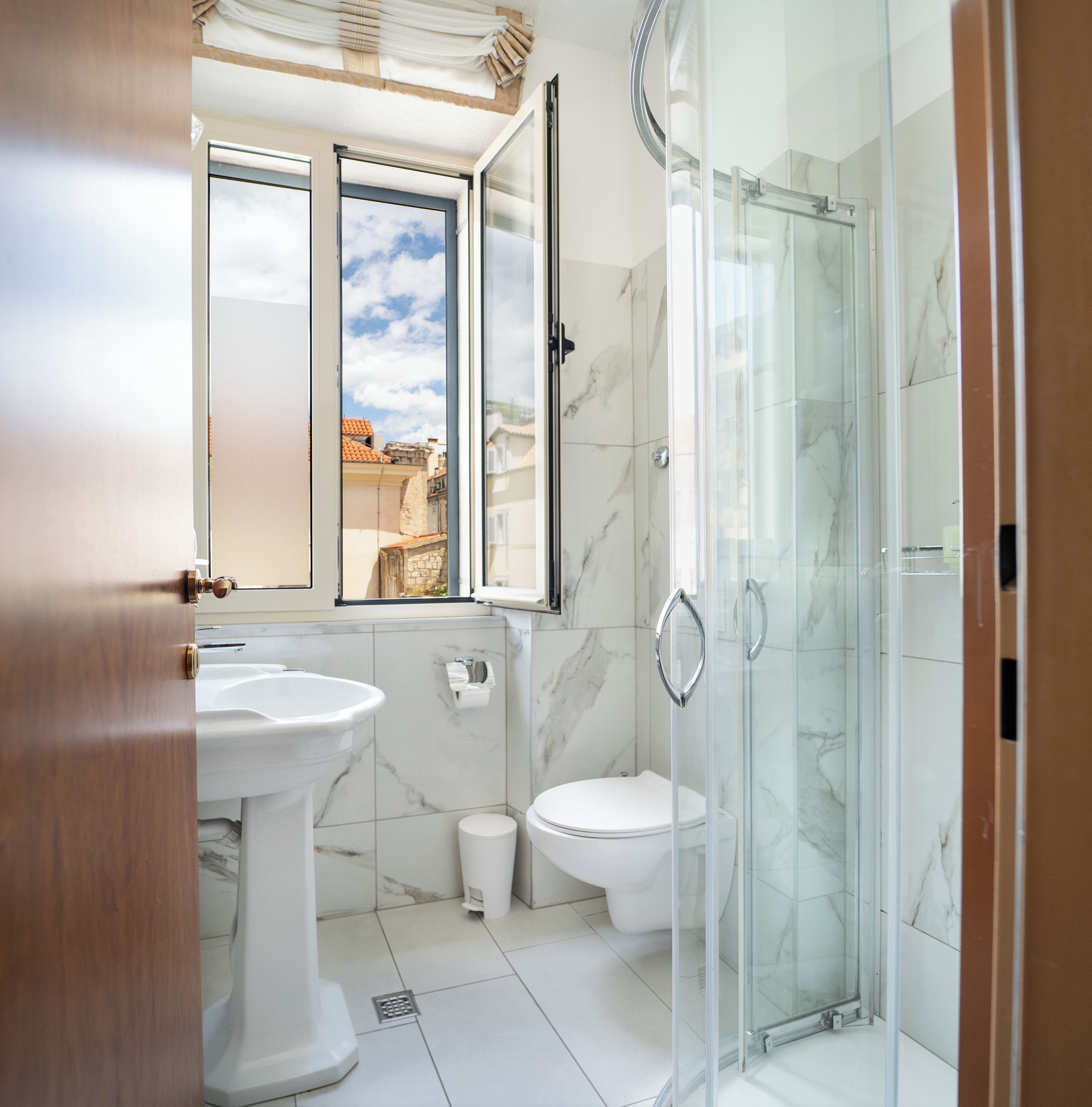 double or twin room | bathroom | shower, free toiletries, hair dryer, towels