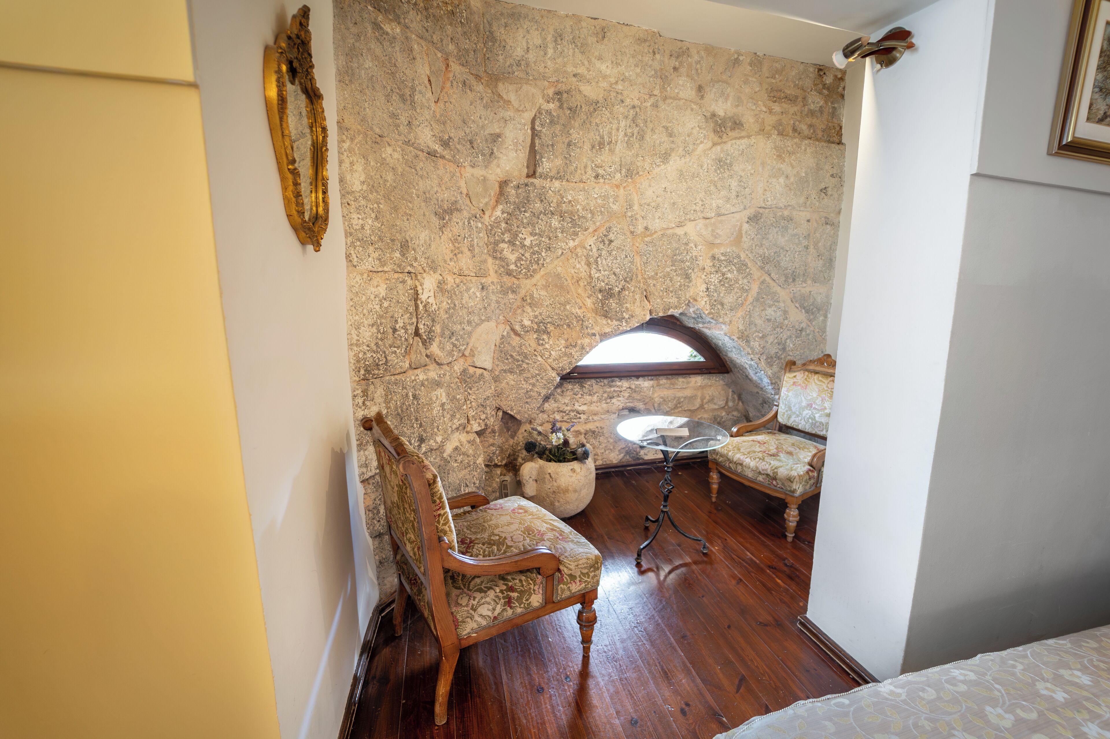 superior double room | minibar, desk, blackout curtains, iron/ironing board