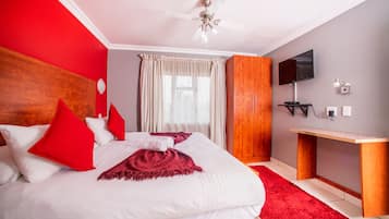Standard Double Room, Ensuite | Desk, iron/ironing board