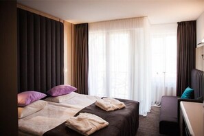 Standard Double Room | In-room safe, desk, soundproofing, iron/ironing board - Zelenogradsk Spa Hotel (Zelenogradsk)