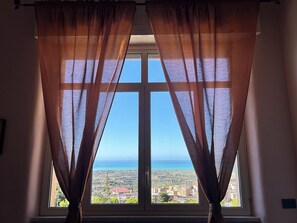 Comfort Double or Twin Room, Sea View | Premium bedding, memory foam beds, desk, laptop workspace - B&B La finestra sulla valle (Agrigento)