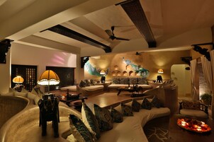 Bar junto a la piscina