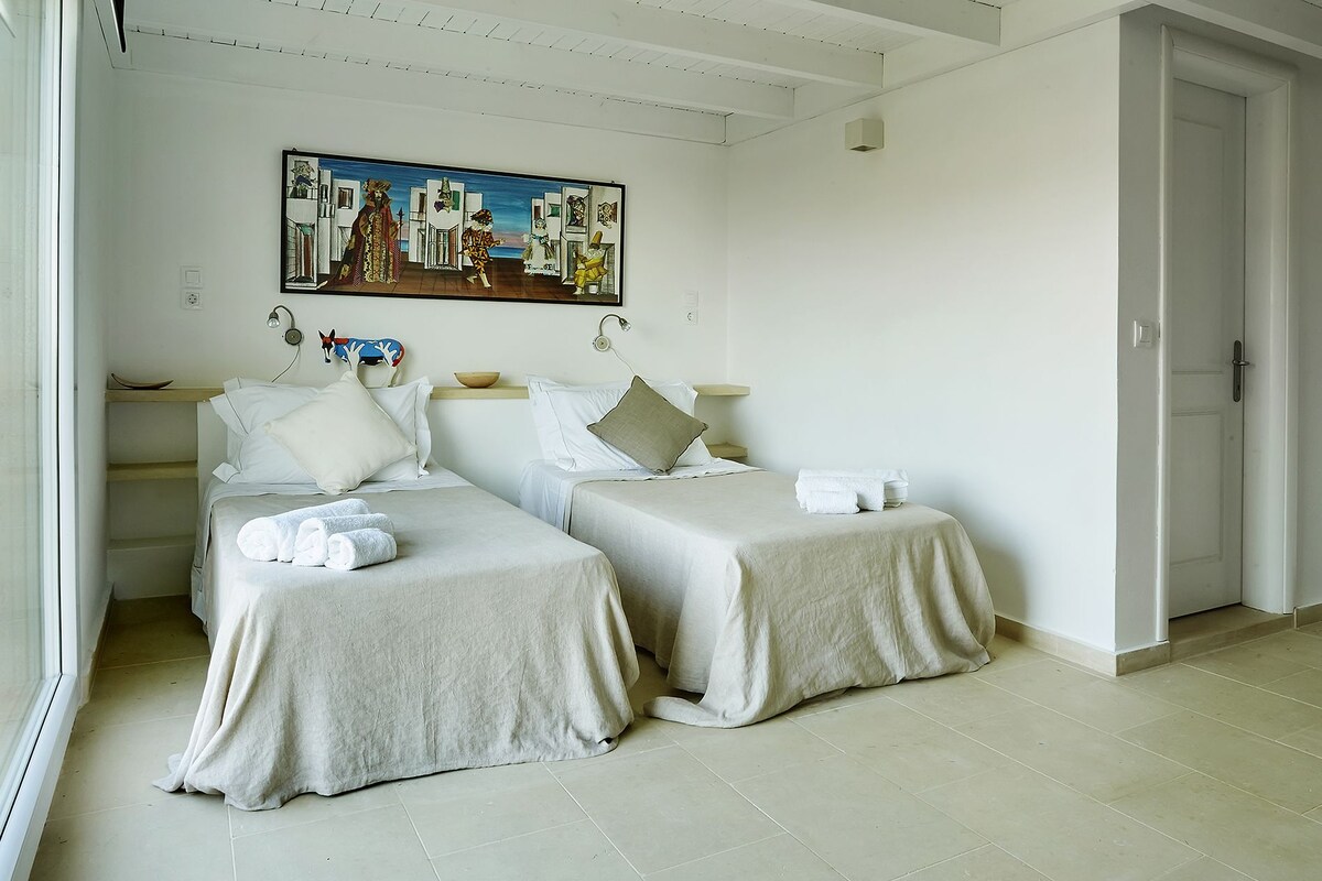 Phòng Suite Junior (La Commedia Italiana) | Bộ đồ giường cao cấp, minibar, bàn 