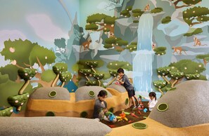 Tempat bermain anak – indoor