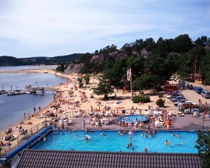 Sesongbasert utendørsbasseng