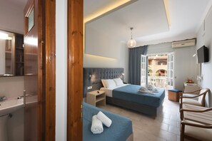 Dreibettzimmer | Bügeleisen/Bügelbrett, kostenlose Babybetten, Bettwäsche
