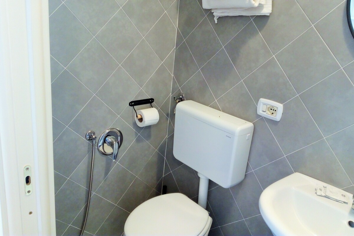 Apartment, 2 Bedrooms | Bathroom