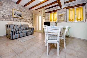 Comfort Studio, Annex Building | Living area