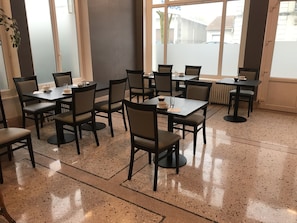 Daily buffet breakfast for a fee