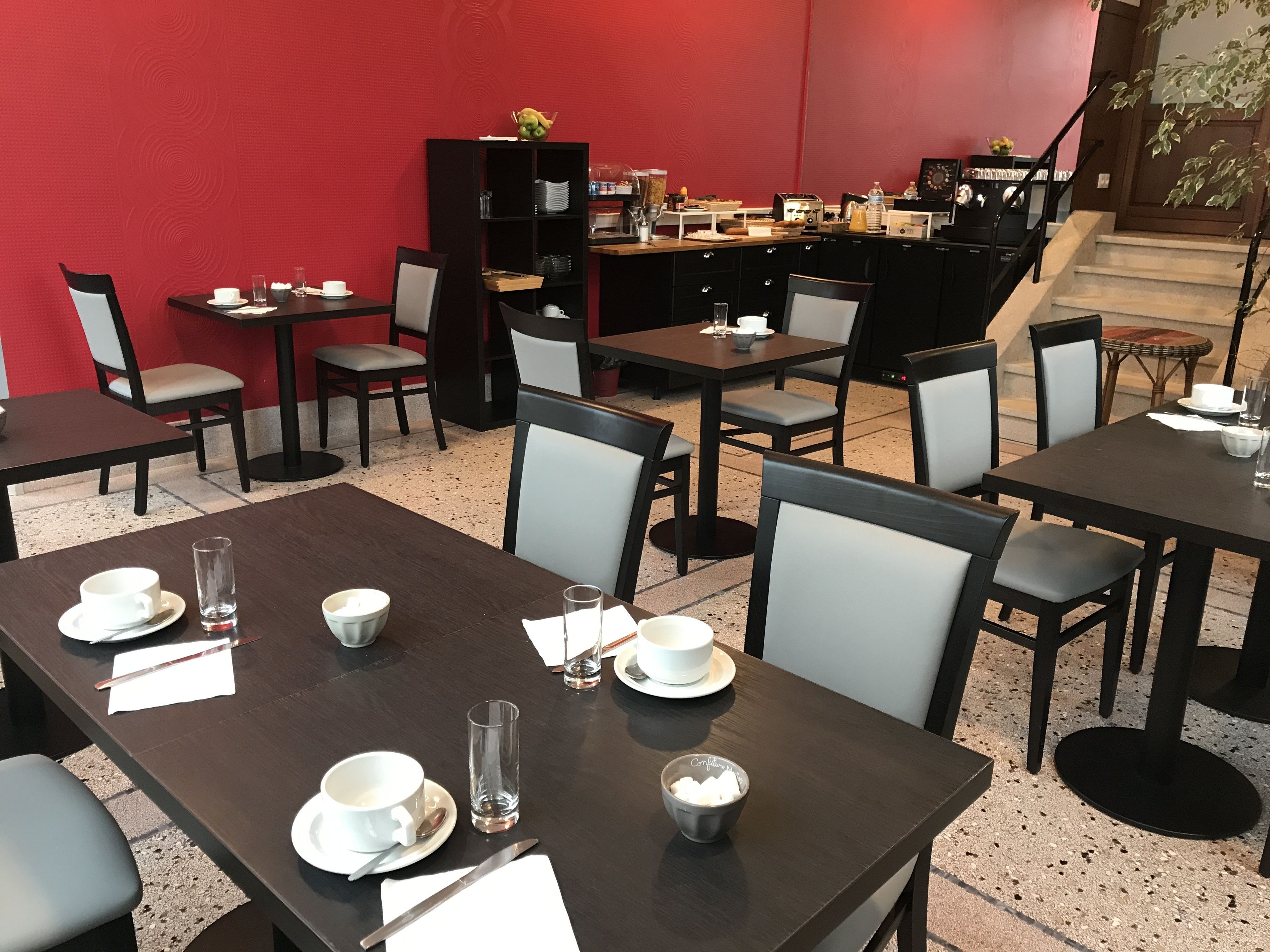 Daily buffet breakfast for a fee