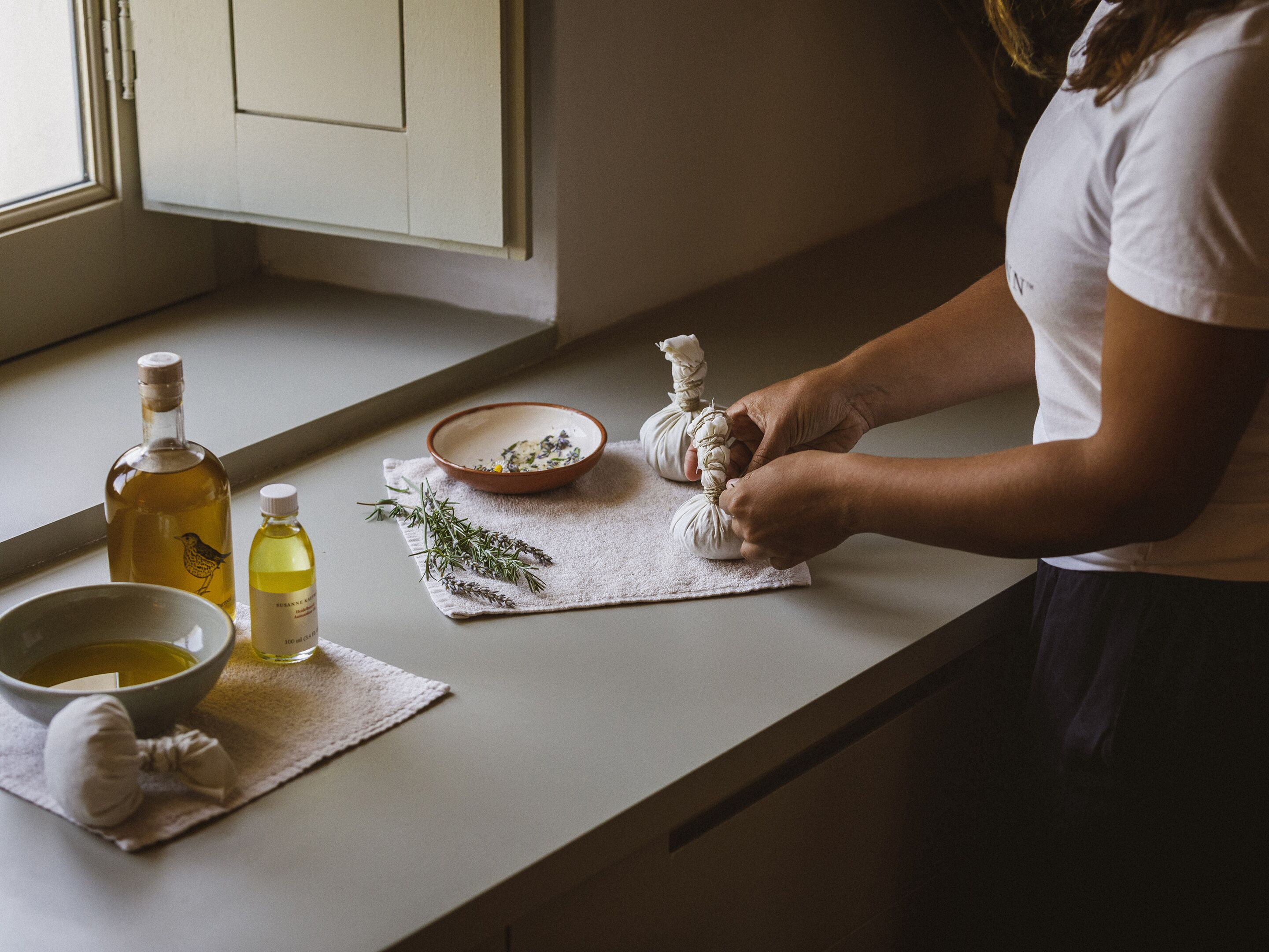 sauna, hot tub, body treatments, hydrotherapy, prenatal massages