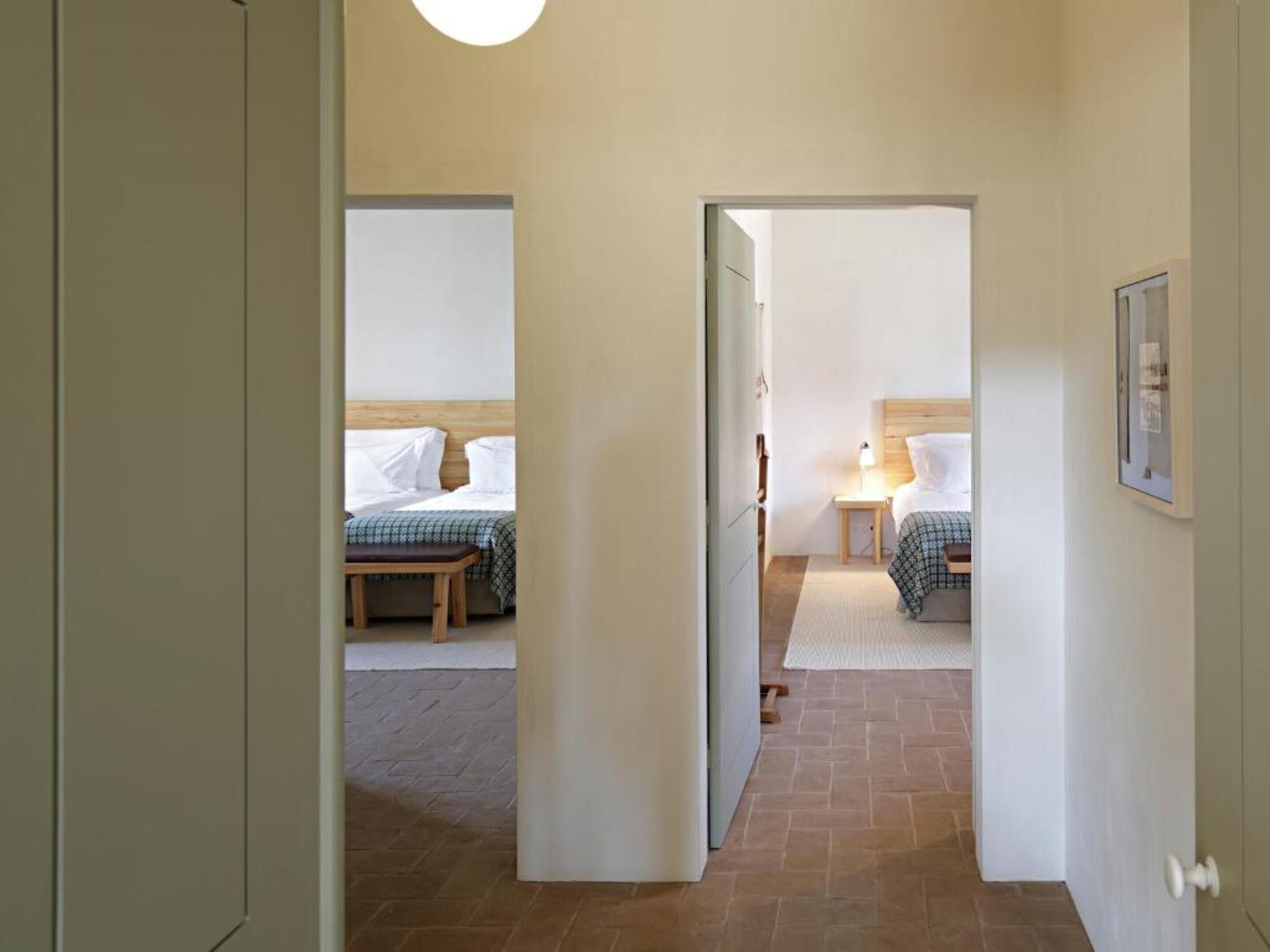 cottage, 2 bedrooms (barn) | 2 bedrooms, minibar, in-room safe, desk